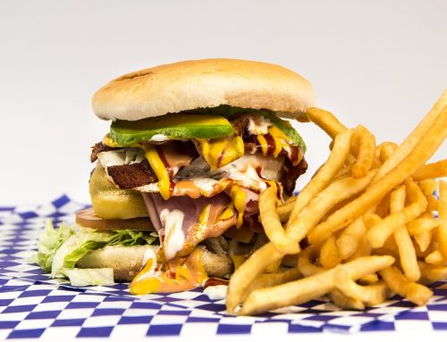 Como comer fora de casa tendo o colesterol alto?